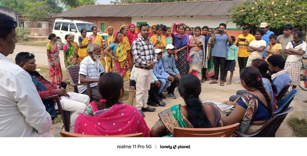 झामुमो प्रत्याशी संजीव सरदार के पक्ष में कई मुखियाओं ने चलाया प्रचार अभियान