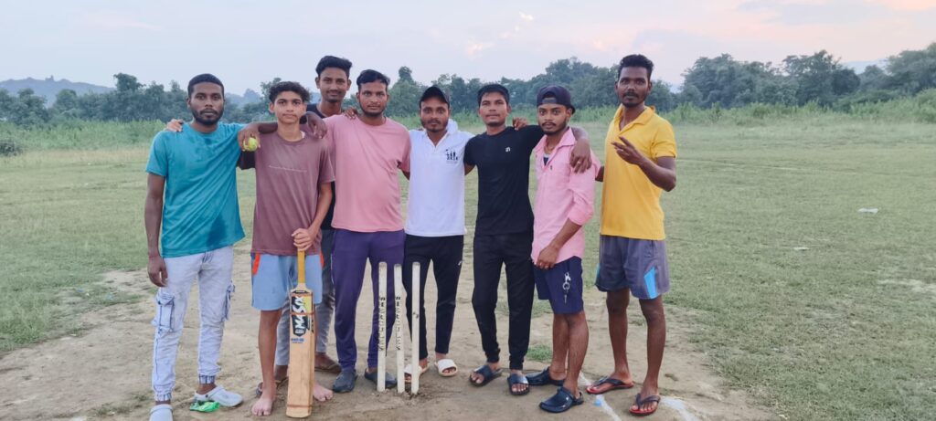 कुईयानी में आयोजित 20-20 के पहले सेमीफाइनल में केंदडीह को 12 रन से हराकर फाइनल में पहुंची गौरडीह की टीम