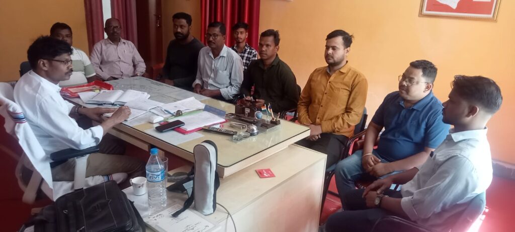 एडीसी के निर्देश पर अंचल कार्यालय रेस, दाखिल-खारिज व सीमांकन के लंबित मामलों का निष्पादन 30 तक करने का निर्देश, प्रत्येक सोमवार को तहसील कचहरी में लगेगा कैंप