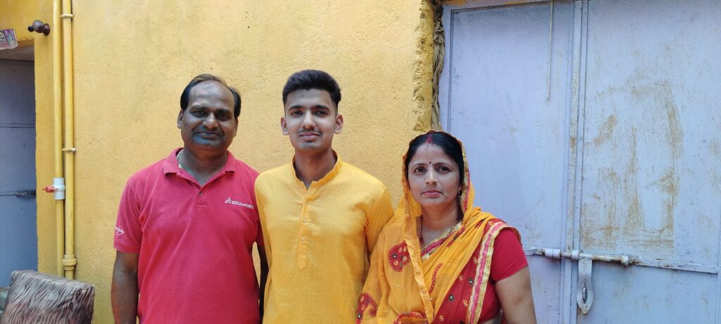 पटमदा के अमन पांडेय का भारतीय नौ सेना में चयन, हर्ष