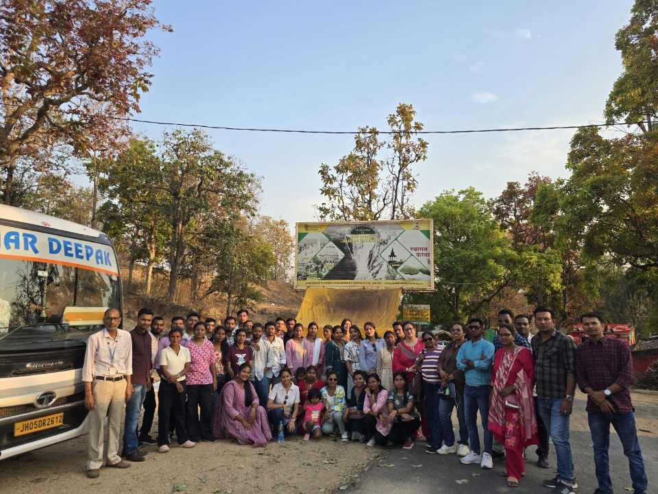 एमबीएनएस इंस्टीट्यूट ऑफ एजुकेशन ने किया एजुकेशनल टूर कम वार्षिक पिकनिक–2026 का आयोजन