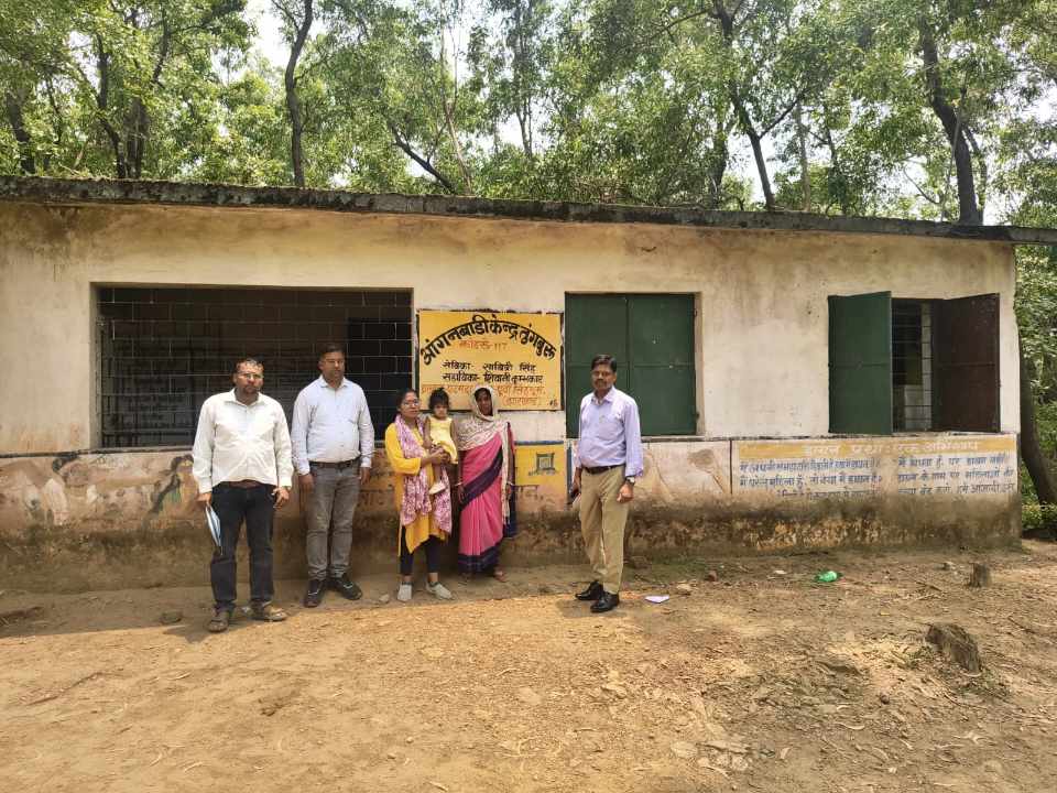 विशेष निरीक्षण अभियान में बीडीओ ने परखी योजनाओं की जमीनी हकीकत