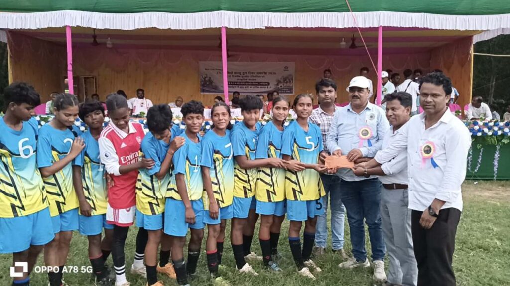 मोसजोबी में हूल दिवस पर महिला फुटबॉल टूर्नामेंट का आयोजन