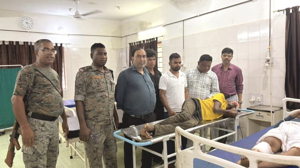ठनठनी घाटी में बाइकों के बीच आमने-सामने की टक्कर, दो गंभीर