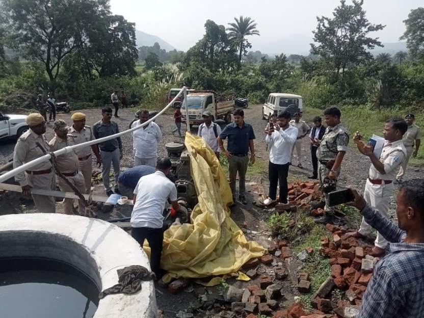 दलमा इको-सेंसिटिव जोन में अवैध क्रशर पर प्रशासन की कार्रवाई, क्रशर इकाई सील