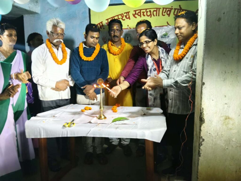 पटमदा के कुमीर में नाइट ब्लड सर्वे शिविर का शुभारंभ, 150 लोगों की हुई जांच